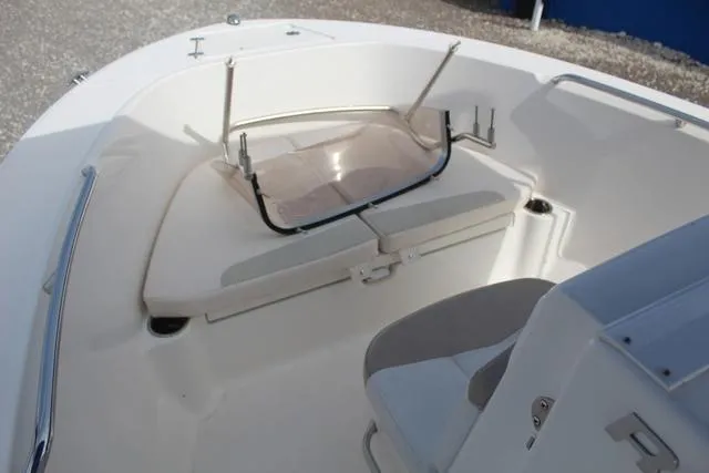 Slide: The Image of Robalo R180 Center Console 2018 - 14