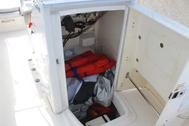 Slide: The Image of Robalo R180 Center Console 2018 - 15