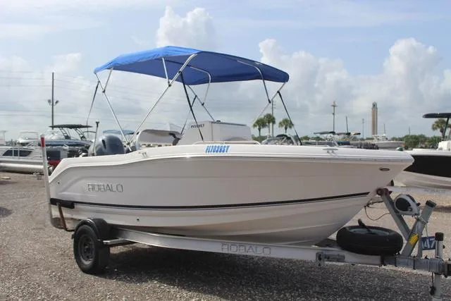 Slide: The Image of Robalo R180 Center Console 2018 - 3