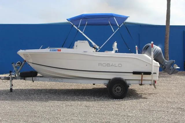 Slide: The Image of Robalo R180 Center Console 2018 - 7