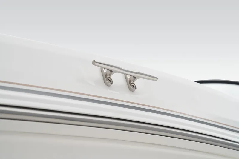 Slide: The Image of Tahoe 185 S 2025 - 33