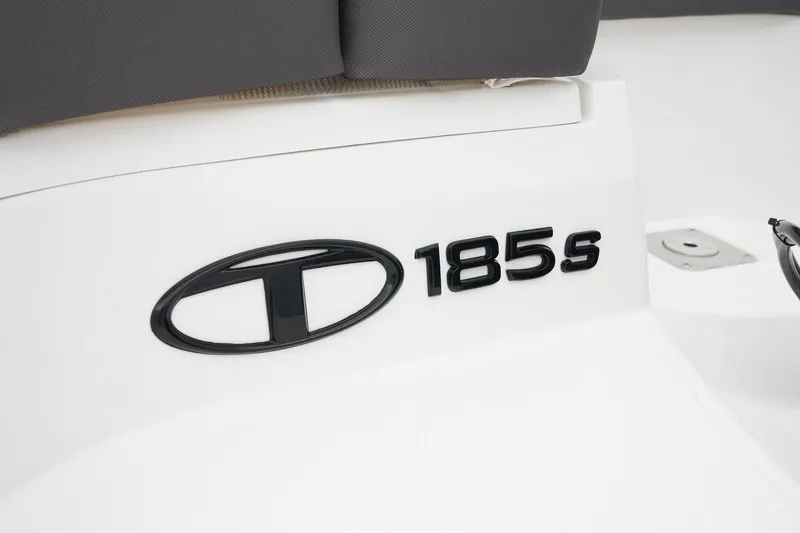 Slide: The Image of Tahoe 185 S 2025 - 70