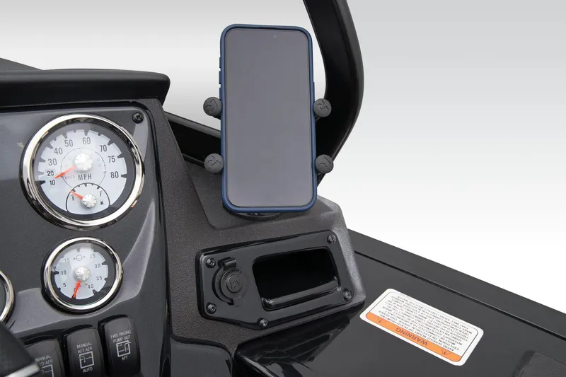 Slide: The Image of Tracker Targa V-18 WT 2025 - 26