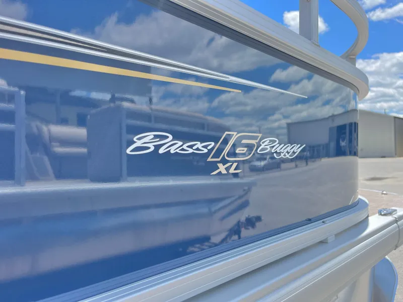 Slide: The Image of Sun Tracker Bass Buggy 16 XL Select 2025 - 77