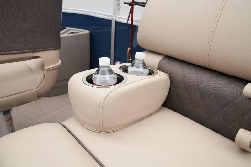 Slide: The Image of Manufacturer Provided Image: Sun Tracker Fishin' Barge 20 DLX - 18