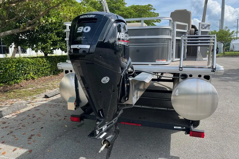 Slide: The Image of 2025 Sun Tracker Fishin' Barge 20 DLX with Mercury 90 outboard motor. - 5