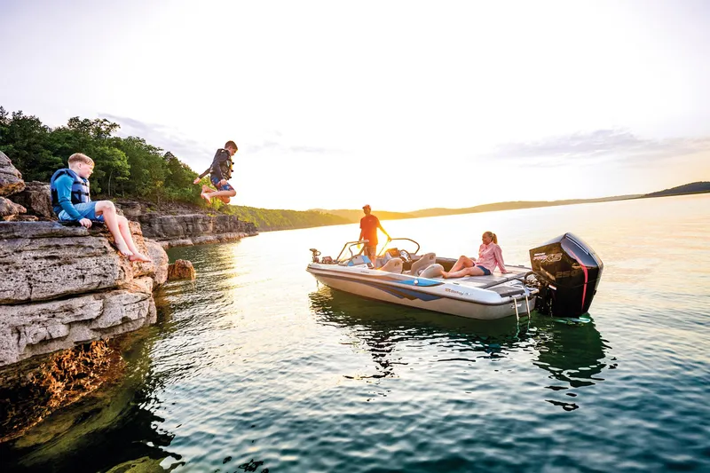 Slide: The Image of Ranger 212LS 2025 - 81