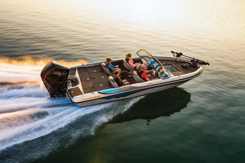 Slide: The Image of Ranger 212LS 2025 - 98