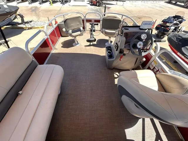 Slide: The Image of Sun Tracker Bass Buggy 18 DLX 2023 - 13