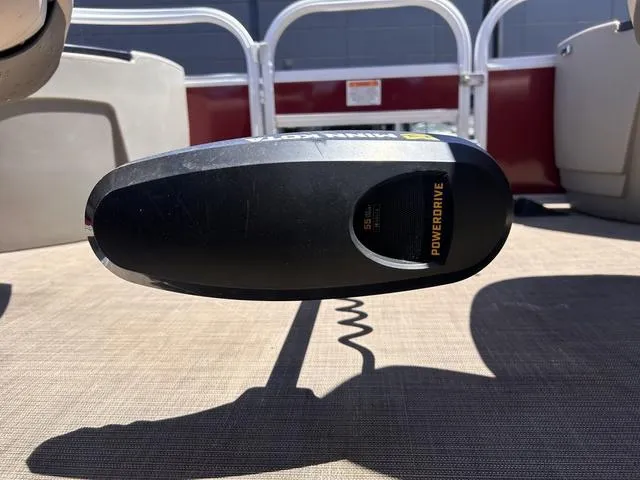 Slide: The Image of Sun Tracker Bass Buggy 18 DLX 2023 - 14