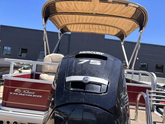 Slide: The Image of Sun Tracker Bass Buggy 18 DLX 2023 - 6