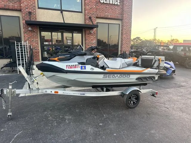 Slide: The Image of Sea-Doo FishPro™ Sport 170 BRP Premium Audio, iDF, iBR 2024 - 2