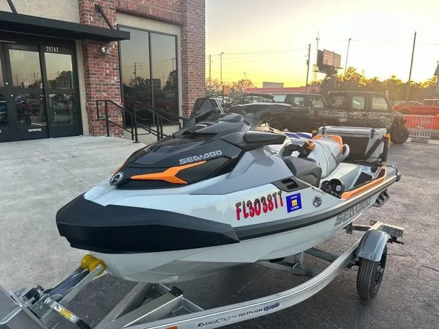 Slide: The Image of Sea-Doo FishPro™ Sport 170 BRP Premium Audio, iDF, iBR 2024 - 3