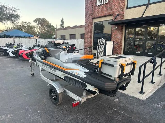 Slide: The Image of Sea-Doo FishPro™ Sport 170 BRP Premium Audio, iDF, iBR 2024 - 5