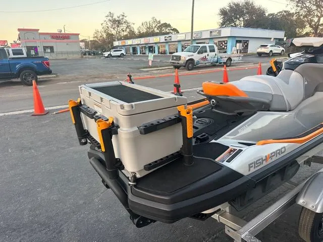 Slide: The Image of Sea-Doo FishPro™ Sport 170 BRP Premium Audio, iDF, iBR 2024 - 7