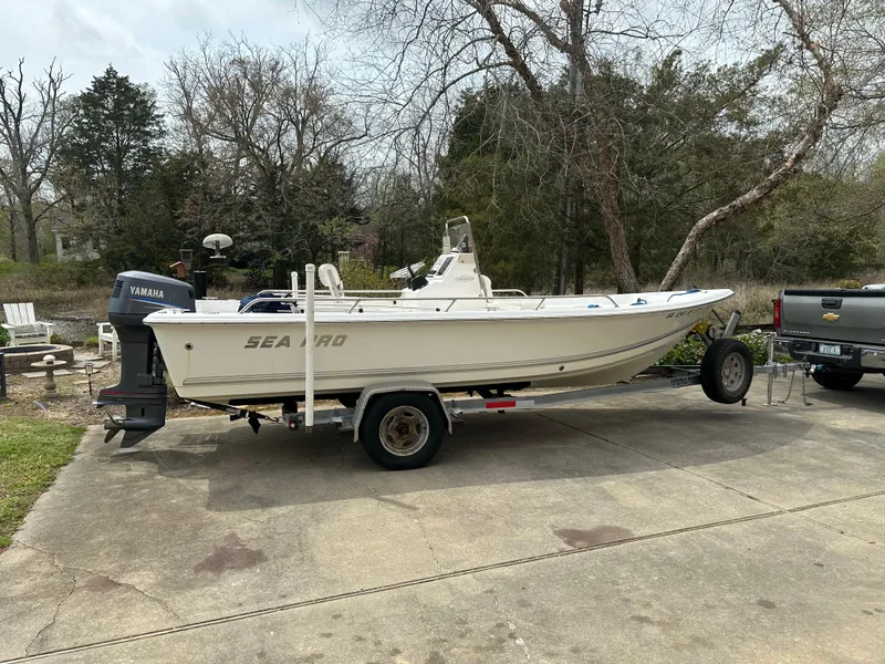 Slide: The Image of Sea Pro SV1900CC Bay Boat 2005 - 0