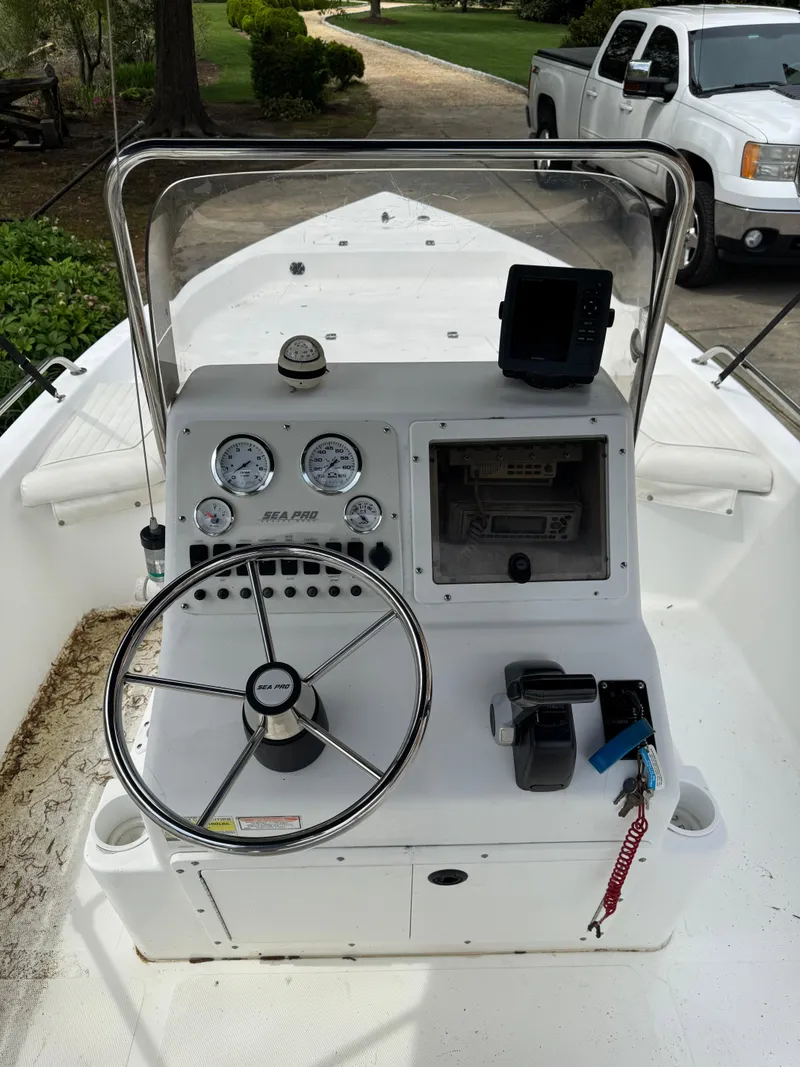 Slide: The Image of Sea Pro SV1900CC Bay Boat 2005 - 11