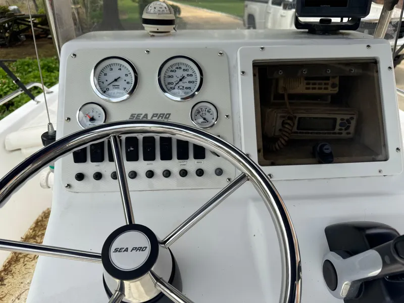 Slide: The Image of Sea Pro SV1900CC Bay Boat 2005 - 12