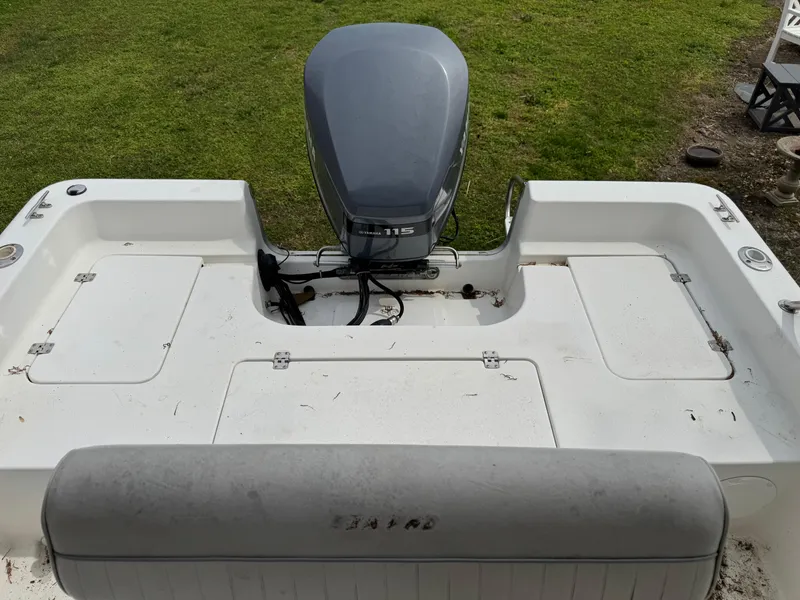 Slide: The Image of Sea Pro SV1900CC Bay Boat 2005 - 14