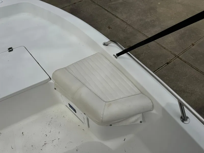 Slide: The Image of Sea Pro SV1900CC Bay Boat 2005 - 18