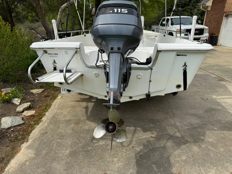 Slide: The Image of Sea Pro SV1900CC Bay Boat 2005 - 6