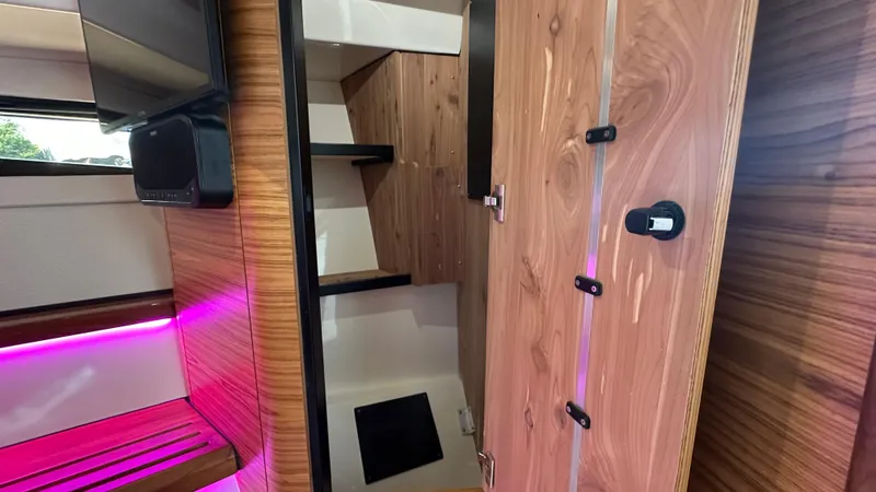 Slide: The Image of Boston Whaler 405 Conquest 2025 - 62