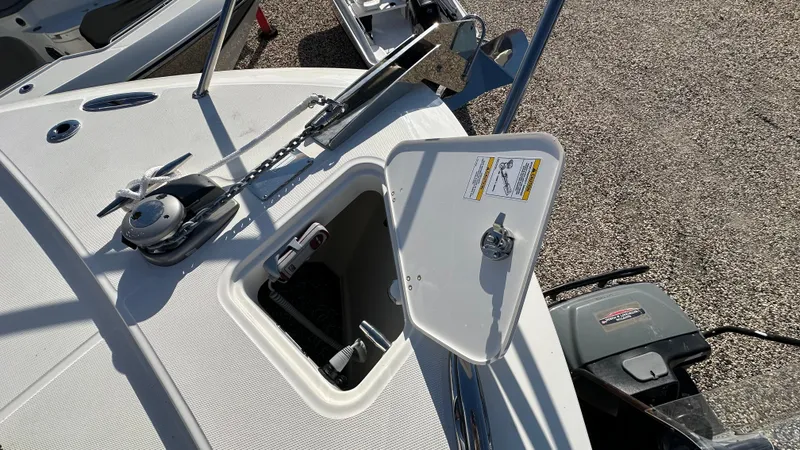 Slide: The Image of Boston Whaler 405 Conquest 2025 - 69