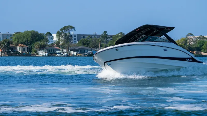 Slide: The Image of Sea Ray SLX 260 Outboard 2026 - 15