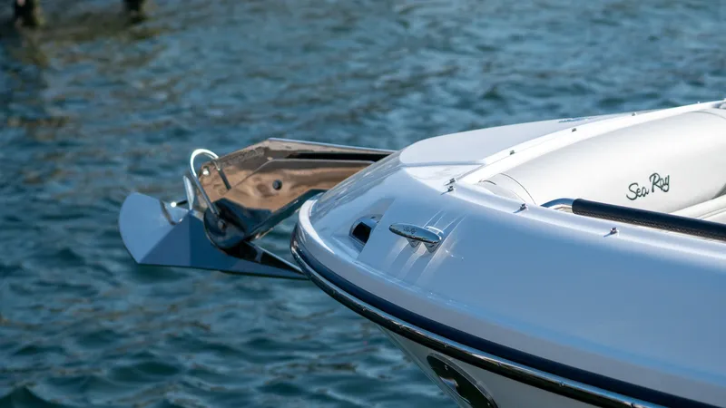 Slide: The Image of Sea Ray SLX 260 Outboard 2026 - 17