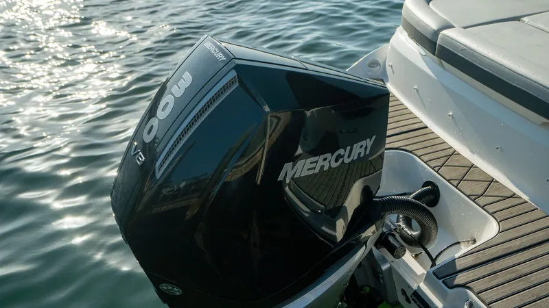 Slide: The Image of Sea Ray SLX 260 Outboard 2026 - 24