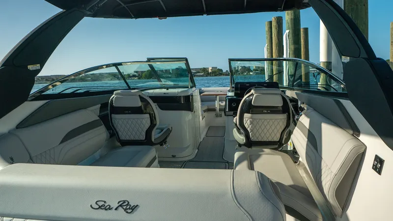 Slide: The Image of Sea Ray SLX 260 Outboard 2026 - 26