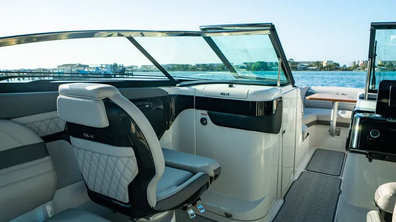 Slide: The Image of Sea Ray SLX 260 Outboard 2026 - 27
