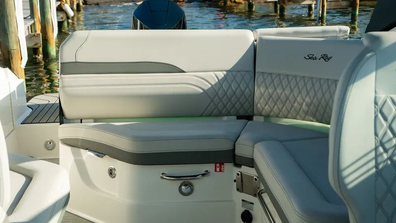 Slide: The Image of Sea Ray SLX 260 Outboard 2026 - 38