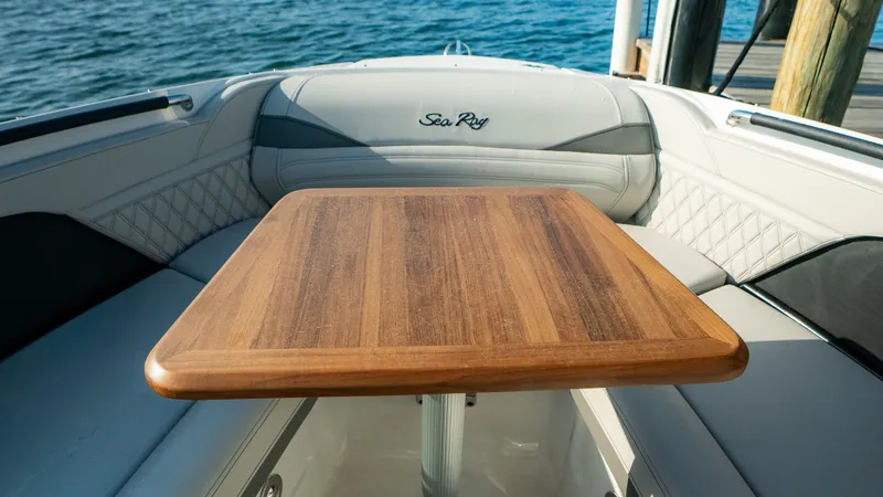 Slide: The Image of Sea Ray SLX 260 Outboard 2026 - 40
