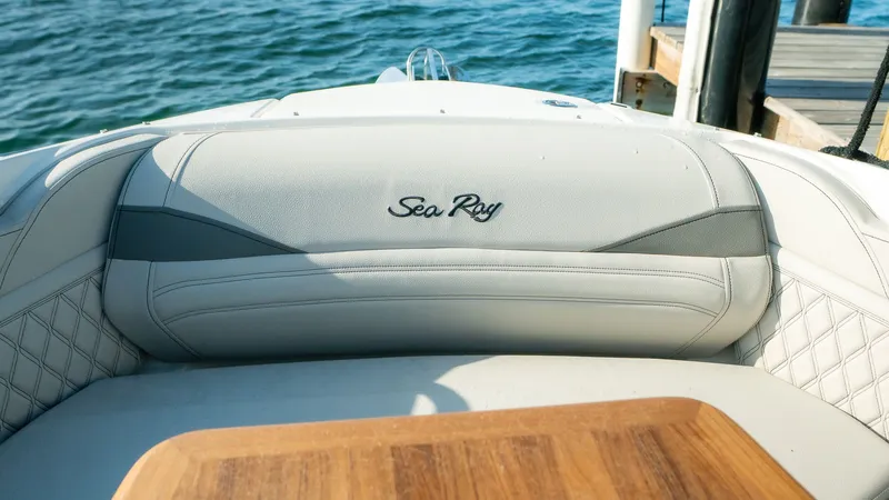 Slide: The Image of Sea Ray SLX 260 Outboard 2026 - 41