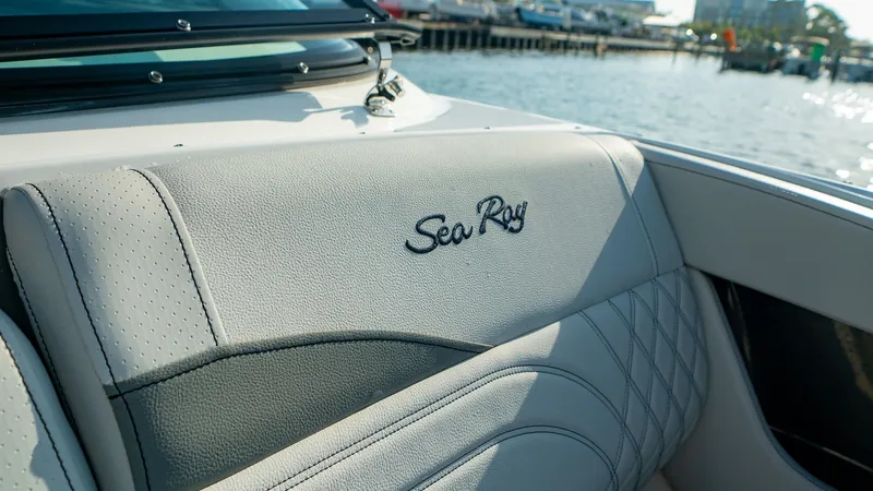 Slide: The Image of Sea Ray SLX 260 Outboard 2026 - 42
