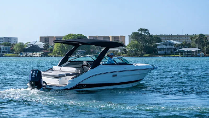 Slide: The Image of Sea Ray SLX 260 Outboard 2026 - 7