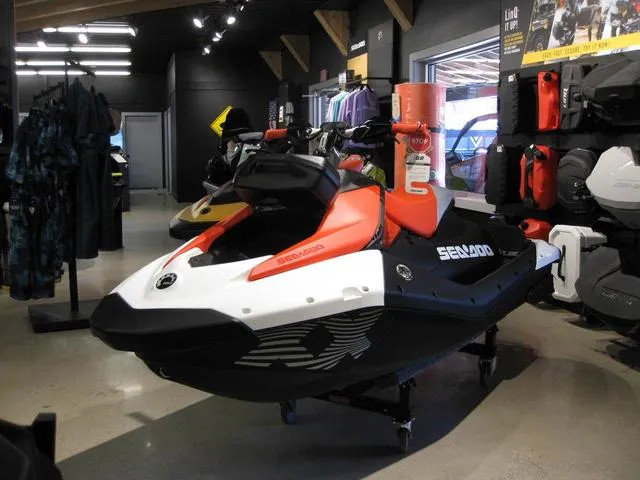 Slide: The Image of Sea-Doo Spark Trixx 2025 - 4