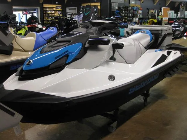 Slide: The Image of BRP FISHPRO SCOUT 130 W/ IDF, WHITE/GULF STREAM BLUE 2024 - 4