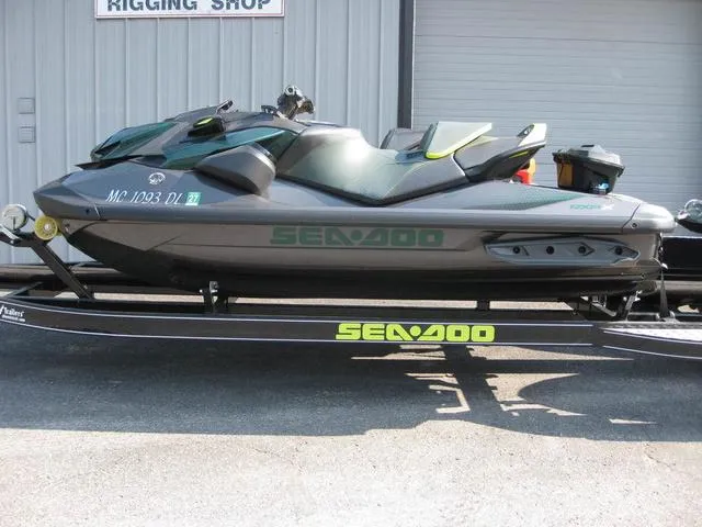 The Image of Sea-Doo RXP®-X® Apex 300 2023 - 1