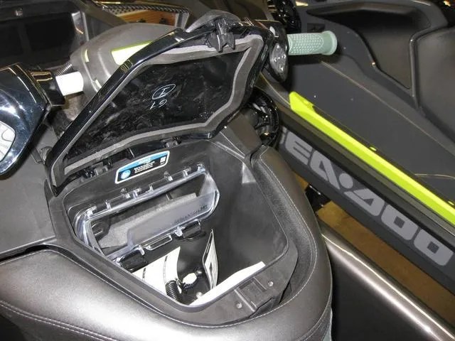 Slide: The Image of Sea-Doo RXP®-X® Apex 300 2023 - 4