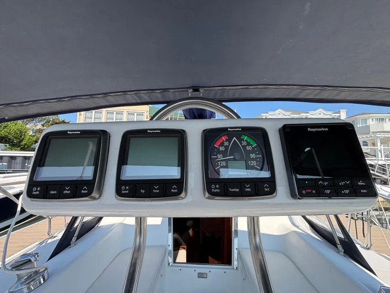 Slide: The Image of Catalina 320 1998 - 60