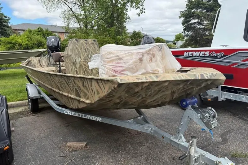 The Image of 2025 Crestliner 1860 Retriever CC Tunnel boat on trailer at Lynden Sports Center. - 0