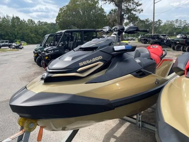 Slide: The Image of Sea-Doo RXT-X 2025 - 3