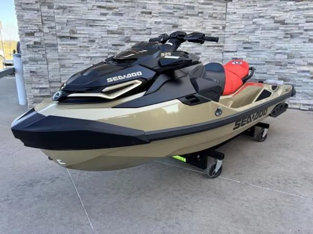 Slide: The Image of Sea-Doo RXT-X 2025 - 5
