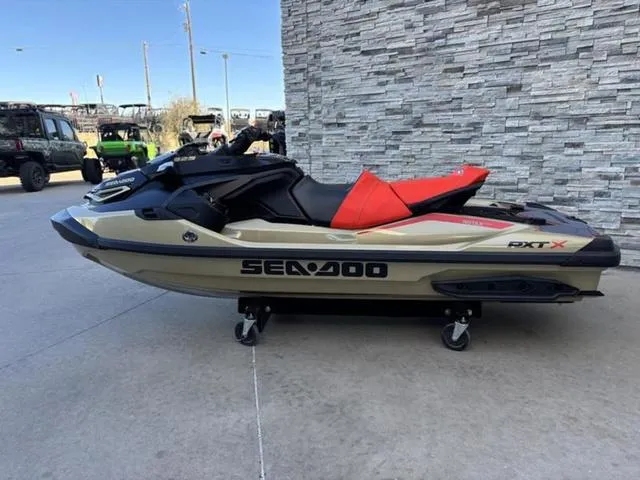 Slide: The Image of Sea-Doo RXT-X 2025 - 6