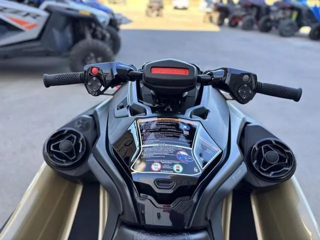 Slide: The Image of Sea-Doo RXT-X 2025 - 9