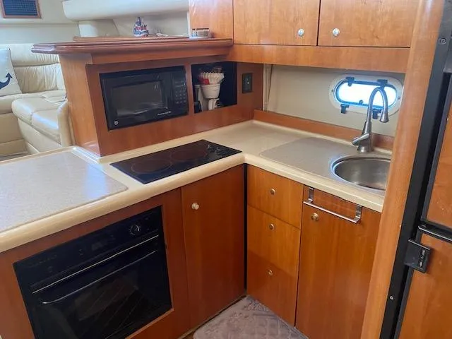 Slide: The Image of Cruisers Yachts 3750 Motoryacht 2003 - 50