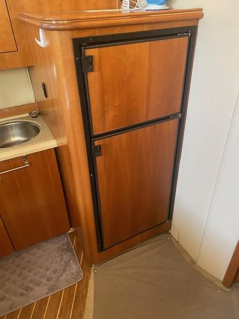 Slide: The Image of Cruisers Yachts 3750 Motoryacht 2003 - 51