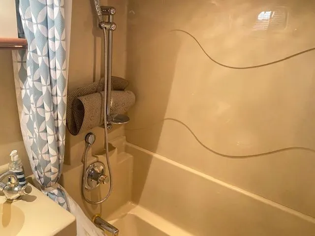 Slide: The Image of Cruisers Yachts 3750 Motoryacht 2003 - 54